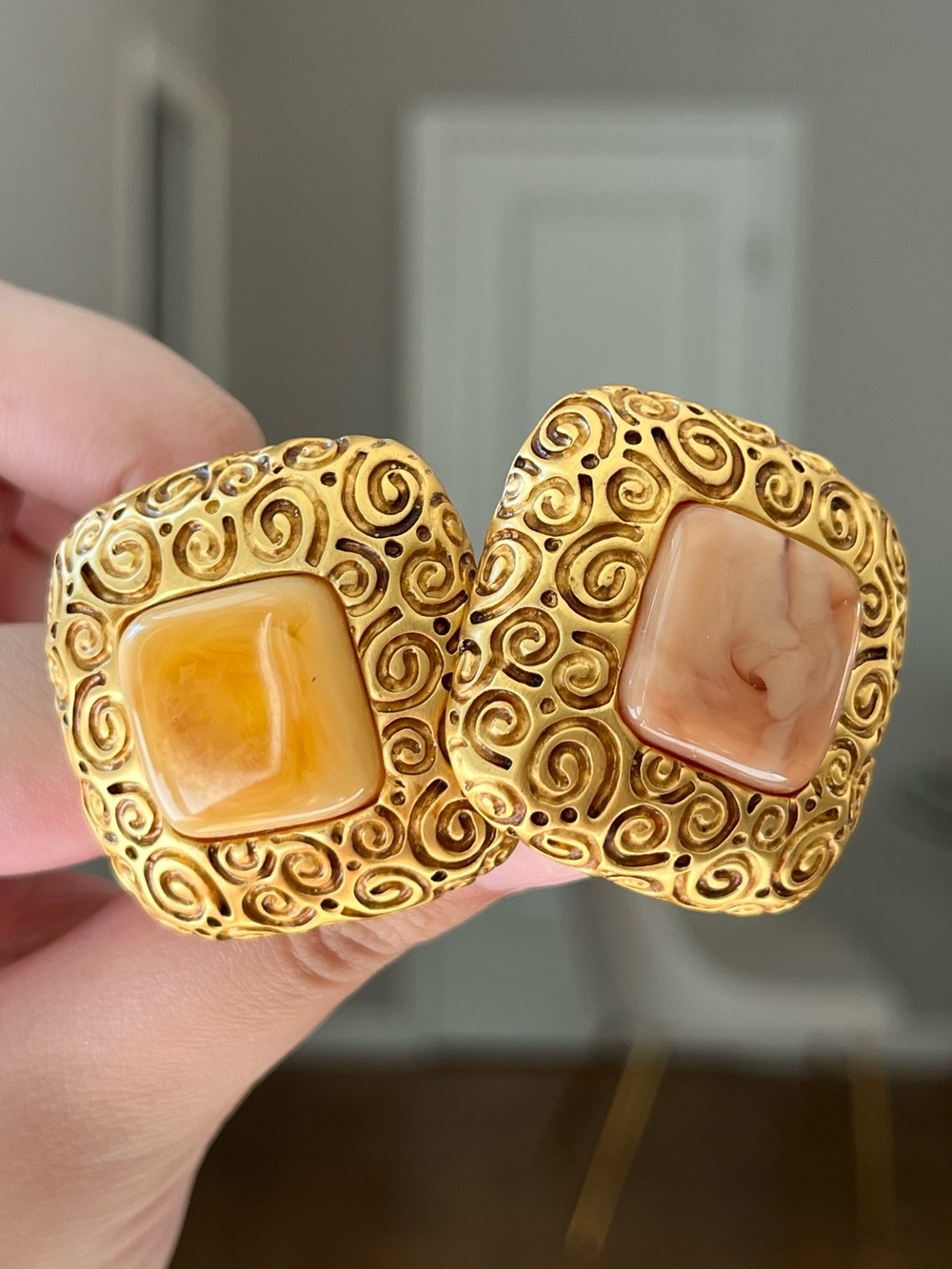 Authentic Vintage Givenchy Brown Amber Swirly Resin Arabesque Gold Clip Earrings